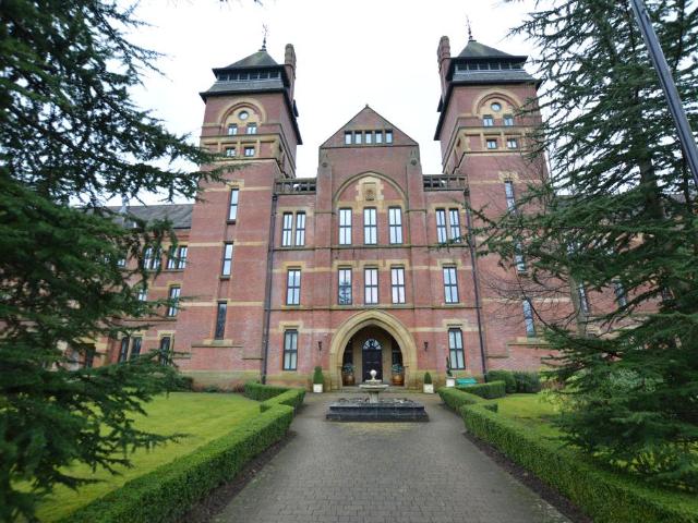 Flat for rent in Worrall, South Yorkshire
