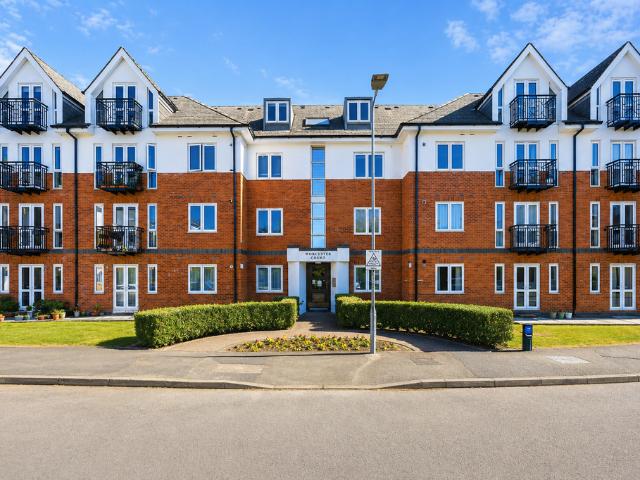 Flat for rent in St Albans, Five Acres