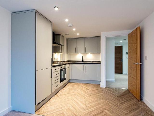 Apartment for rent in Regent Quay, Oad Street