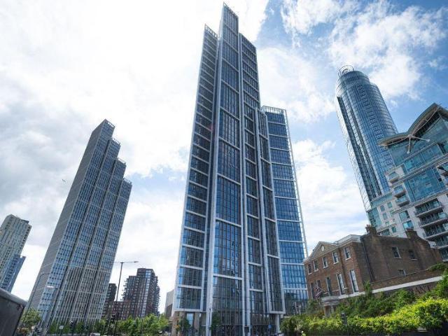Flat for rent in Nine Elms, Greater London