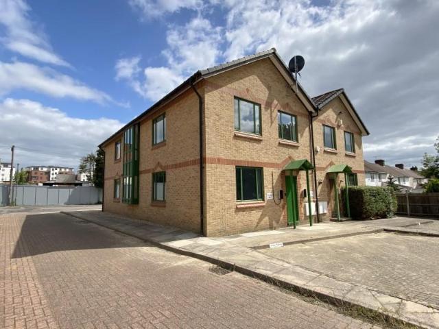 Flat for rent in Heol-las, Surrey