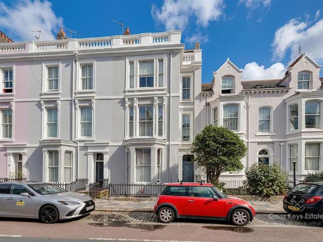 Flat for rent in Stonehouse, Plymouth