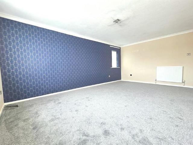Apartment for rent in Ludworth Houses, Compstall