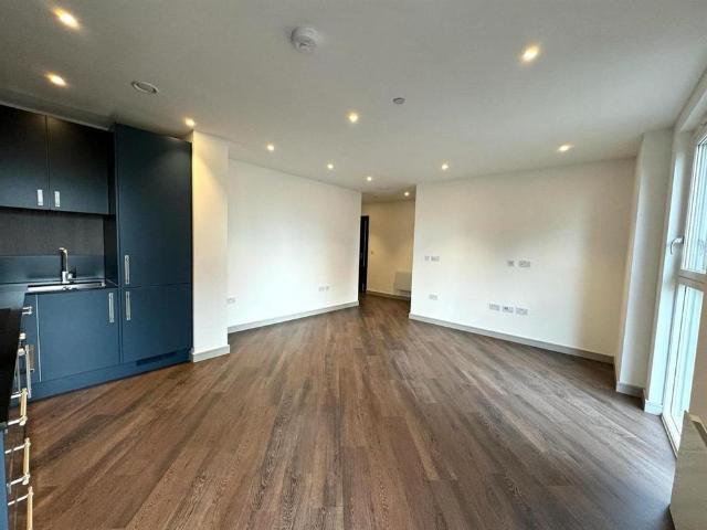Apartment for rent in Birch Green, Lower Halliford