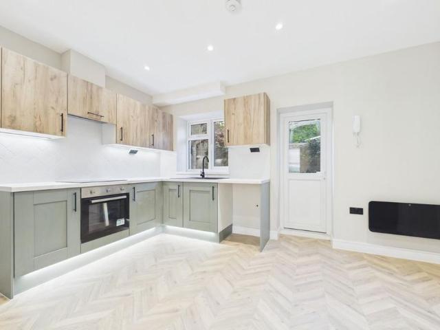 Room for rent in Tower Hamlets, Ash