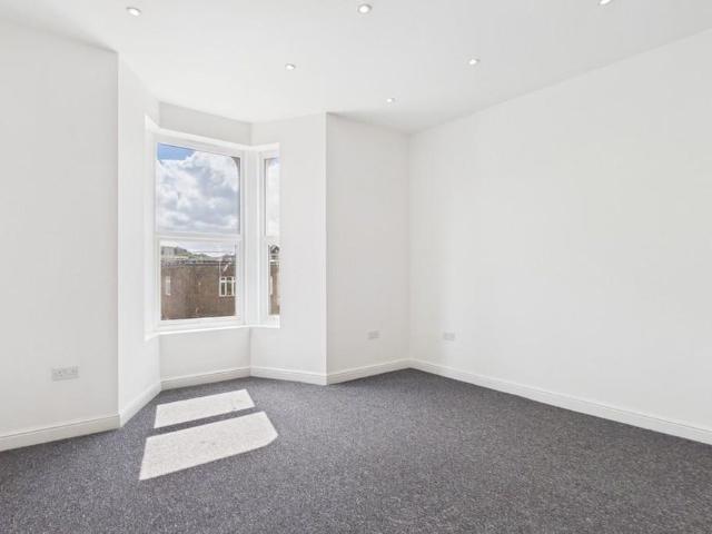 Room for rent in Clarendon, Ash
