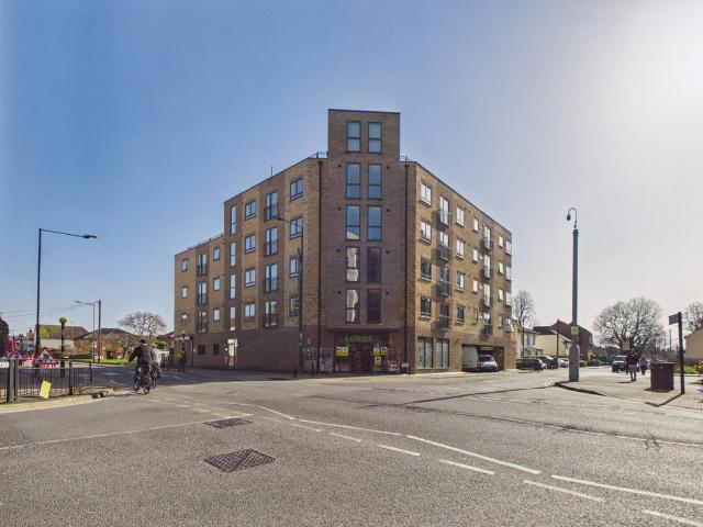 Flat for rent in Slough