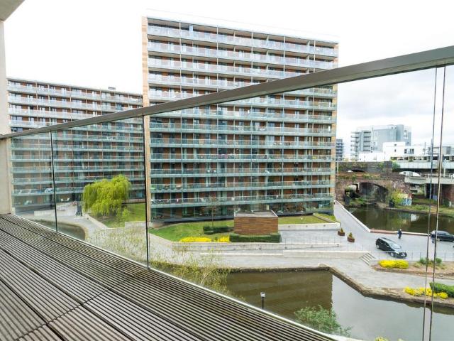 Flat for rent in Hulme, Georgia