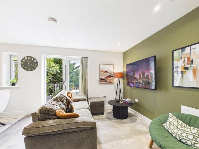 Apartment for rent in Theale, West Berkshire