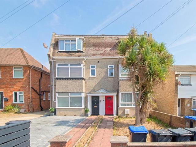Flat for rent in Fishersgate, West Sussex