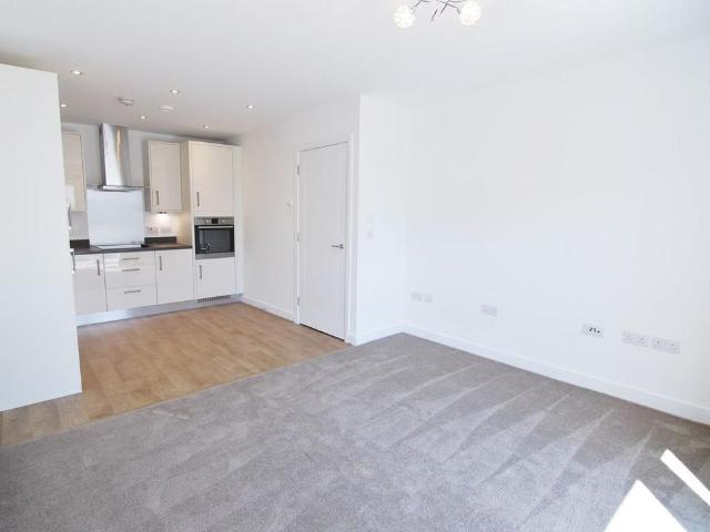 Apartment for rent in Brook Street, Bourne Vale