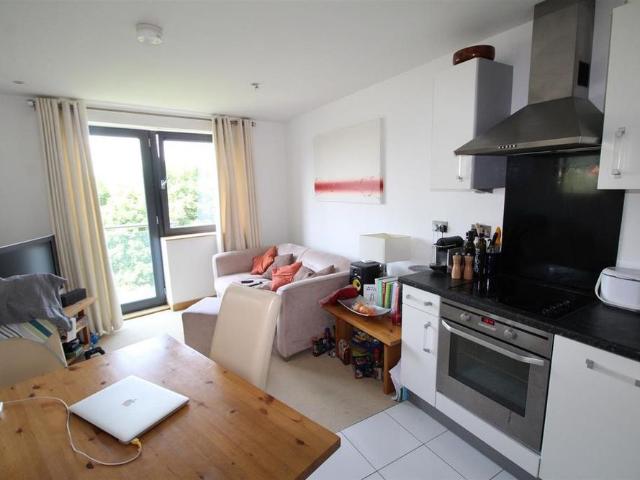 Apartment for rent in Baildon, West Yorkshire