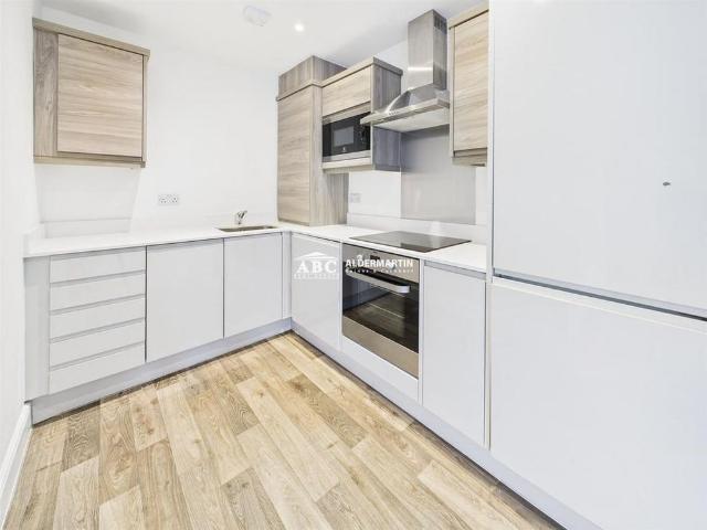 Apartment for rent in St Albans, Five Acres