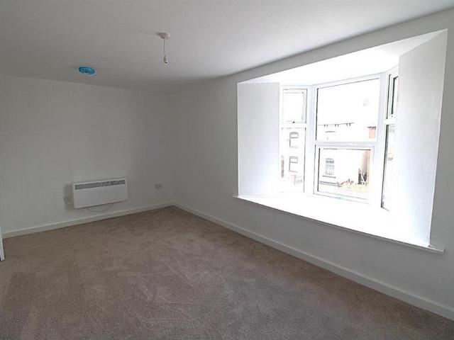 Apartment for rent in Hollinwood, Pendock