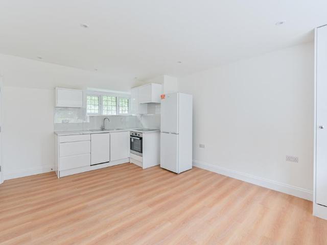 Flat for rent in London Borough of Croydon, Thornton Heath