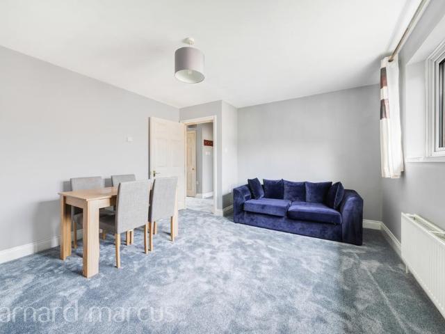 Flat for rent in London Borough of Lewisham, Greater London