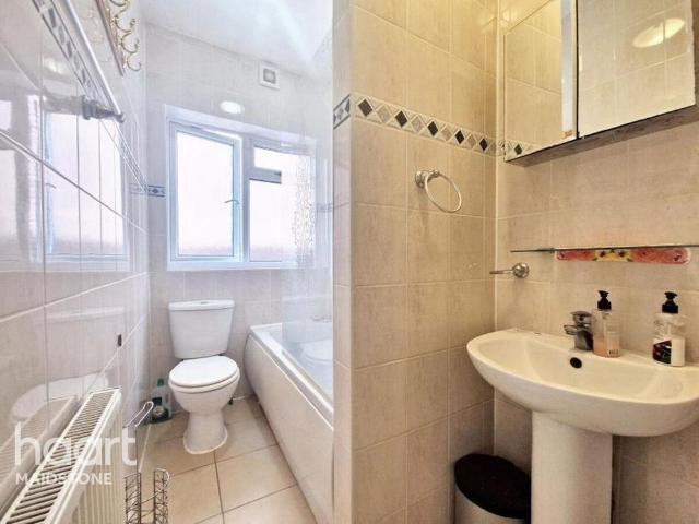 Apartment for rent in Ringlestone, Midway