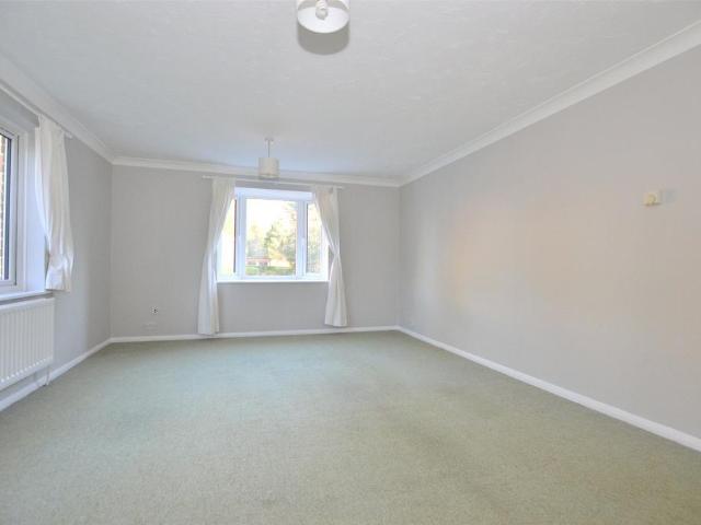 Flat for rent in Redhill, Reigate and Banstead