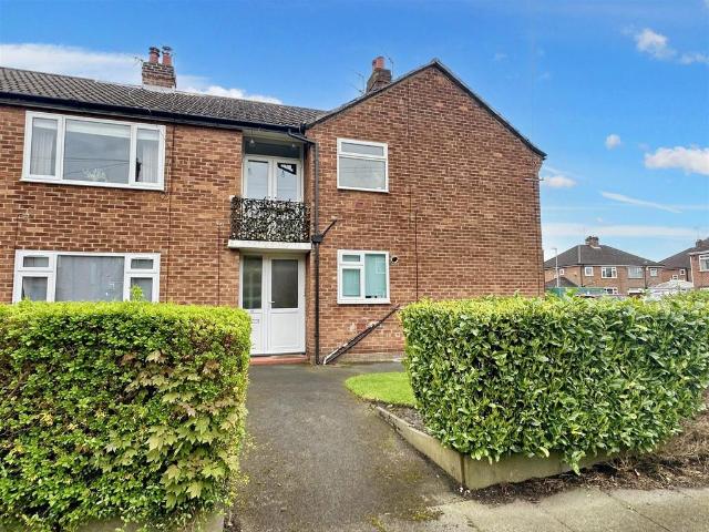 Flat for rent in Sale, Sale Moor