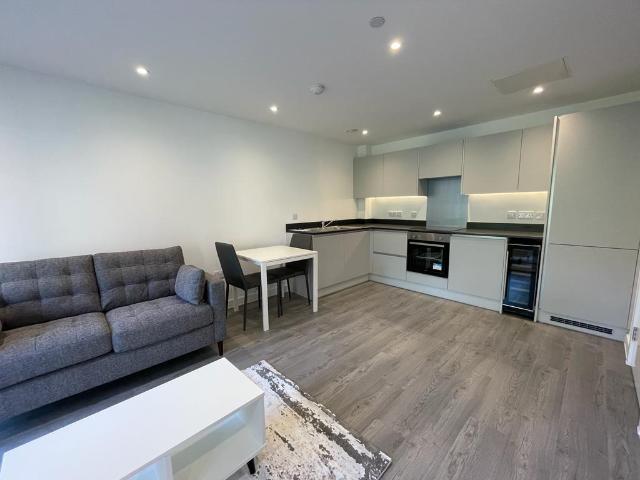 Flat for rent in Hyde Park, West Yorkshire
