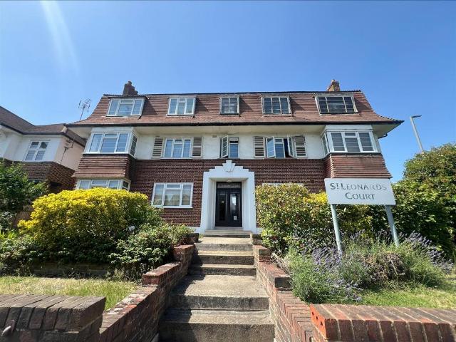Flat for rent in Blackhills, Surrey