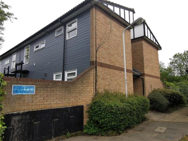 Flat for rent in Bowers Gifford, Essex