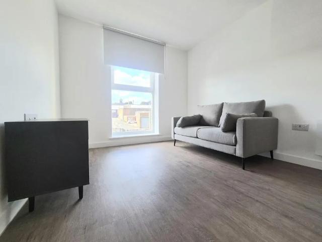 Apartment for rent in Woolshops, Calderdale