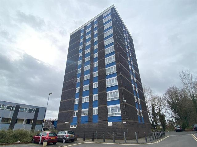 Flat for rent in Hoobrook, Rushock