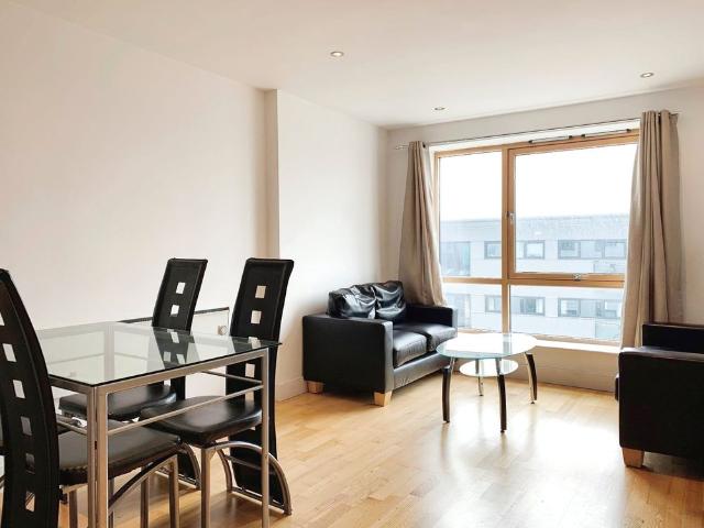 Studio for rent in Richmond Hill, West Yorkshire