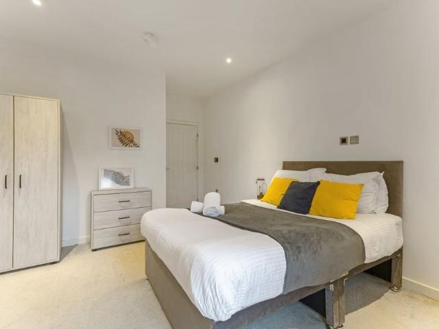 Apartment for rent in St Albans, Five Acres