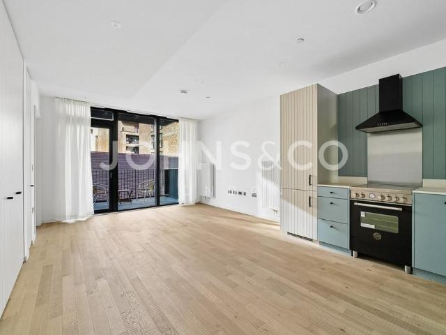Flat for rent in London Borough of Hounslow, Greater London