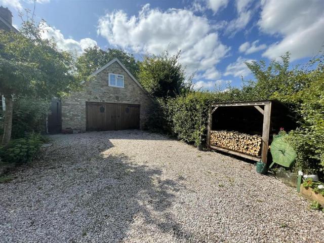 Flat for rent in Budlake, Devon