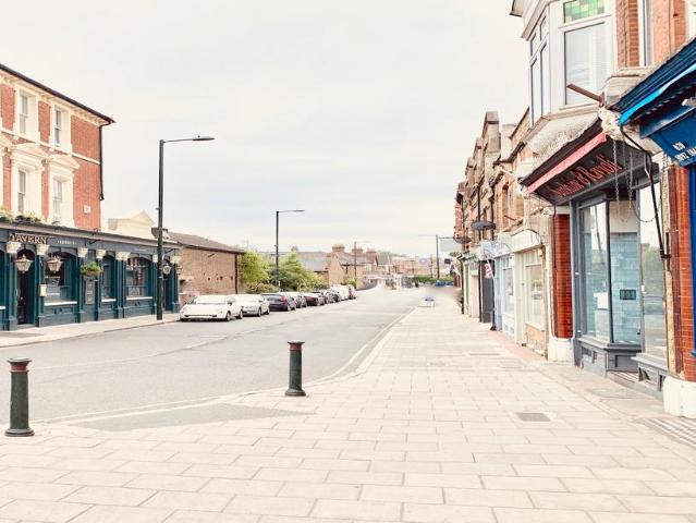 Flat for rent in St Margarets, Greater London