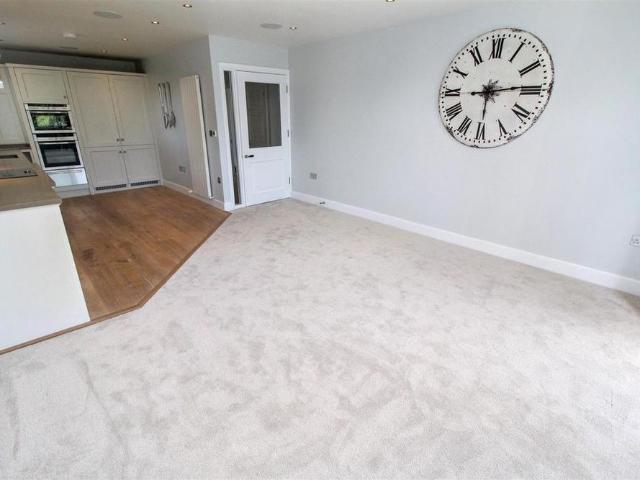 Apartment for rent in Sandbanks, Poole