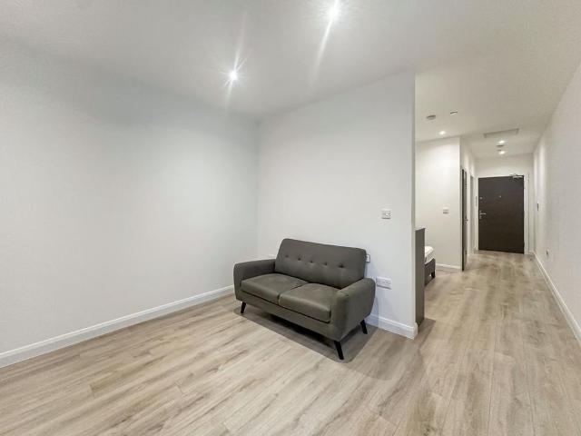Apartment for rent in Slough