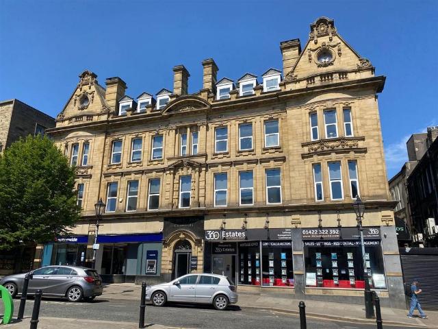 Flat for rent in Boothtown, Halifax