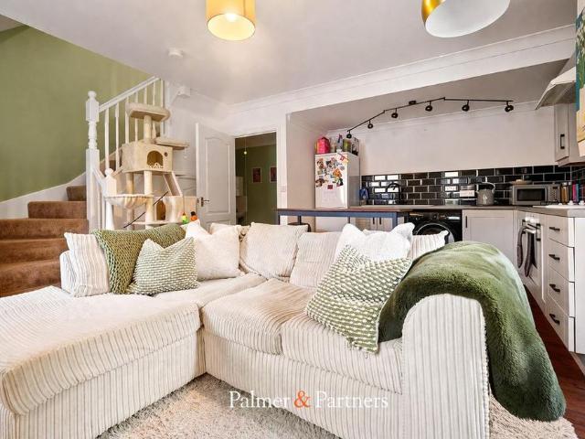 Apartment for rent in Maidenhall, Key Street
