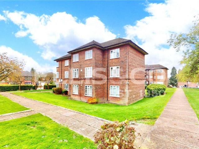 Flat for rent in Preston, Greater London