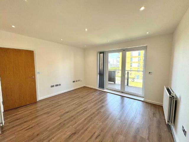 Apartment for rent in Barking Riverside, Greater London