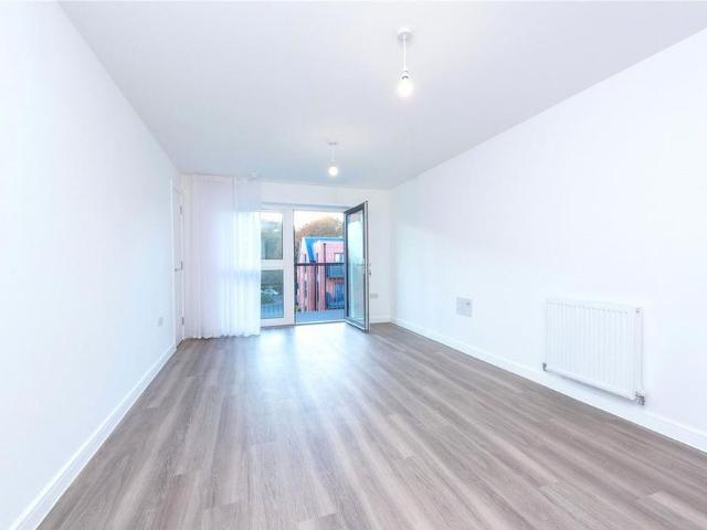 Apartment for rent in Hart, Hampshire