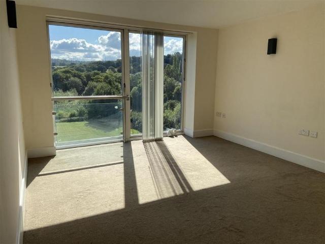 Apartment for rent in Lower Hopton, Mirfield