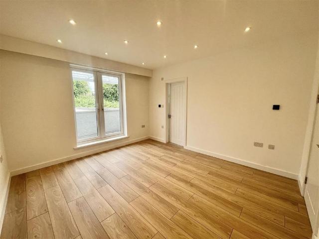 Apartment for rent in Lane, Greater London