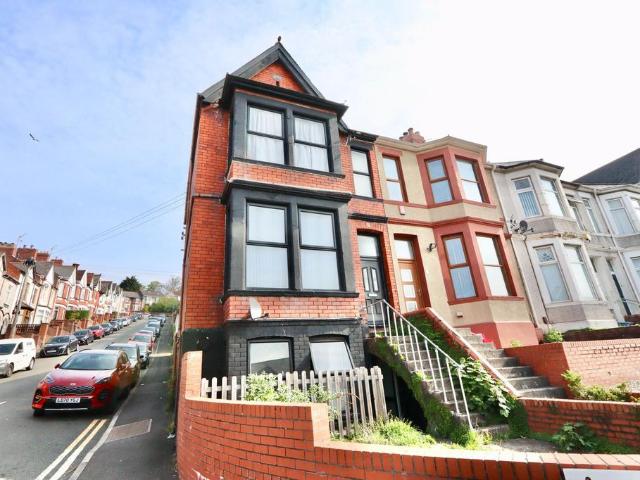 Flat for rent in Eveswell, Wales