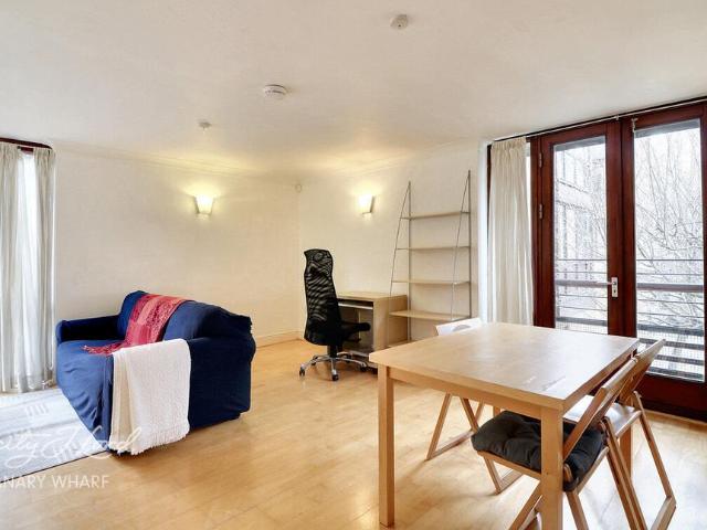 Flat for rent in Blackwall, Greater London