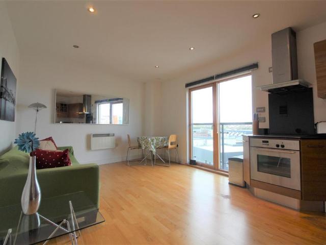 Flat for rent in Richmond Hill, West Yorkshire