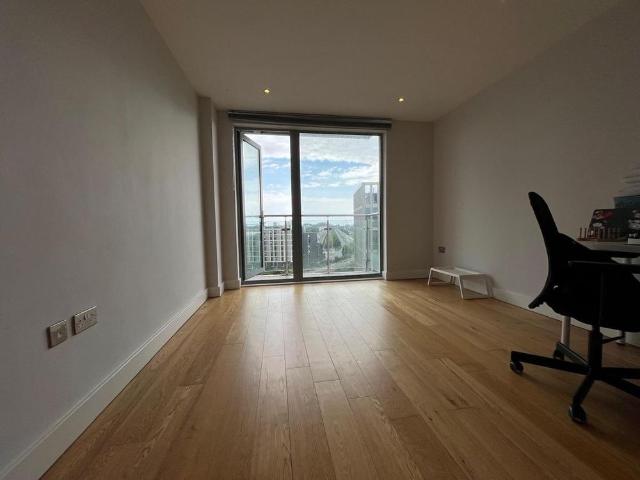 Apartment for rent in Falcon Lodge, Wales
