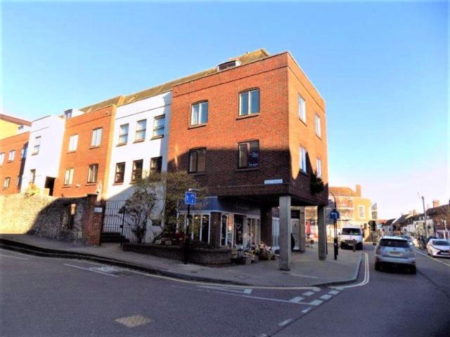 Flat for rent in Chichester, Littlecote