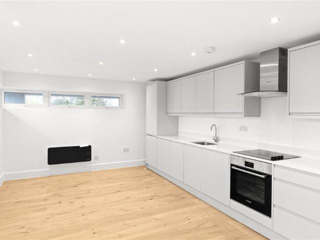 Apartment for rent in Chalkwell, Oad Street