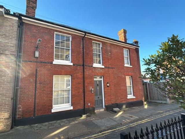 Flat for rent in The King's Mile, The Bridge