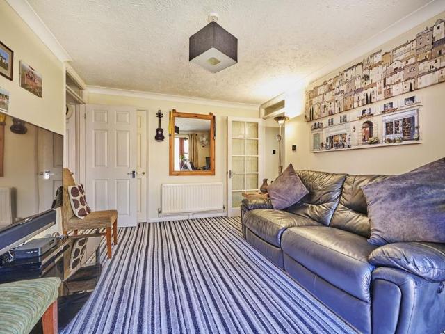 Apartment for rent in Five Acres, Hertfordshire